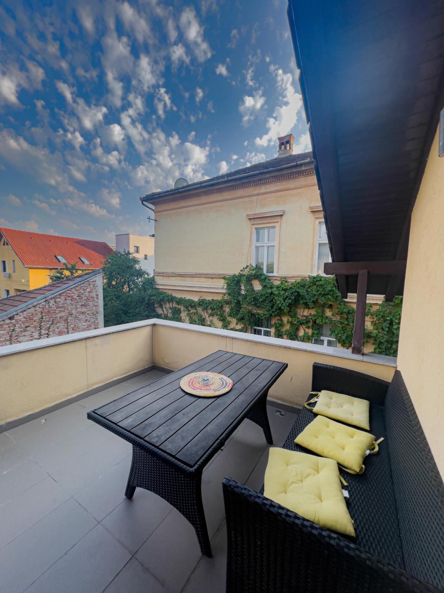 Kesletz House Hotel Sibiu Bagian luar foto